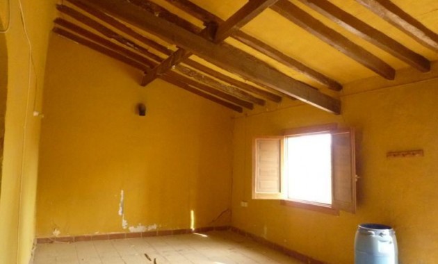 Herverkoop - Country House -
Orihuela - Desamparados-Hurchillo-Torremendo