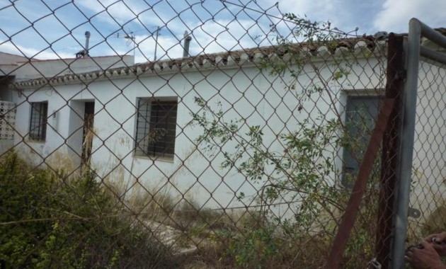Herverkoop - Country House -
Orihuela - Desamparados-Hurchillo-Torremendo