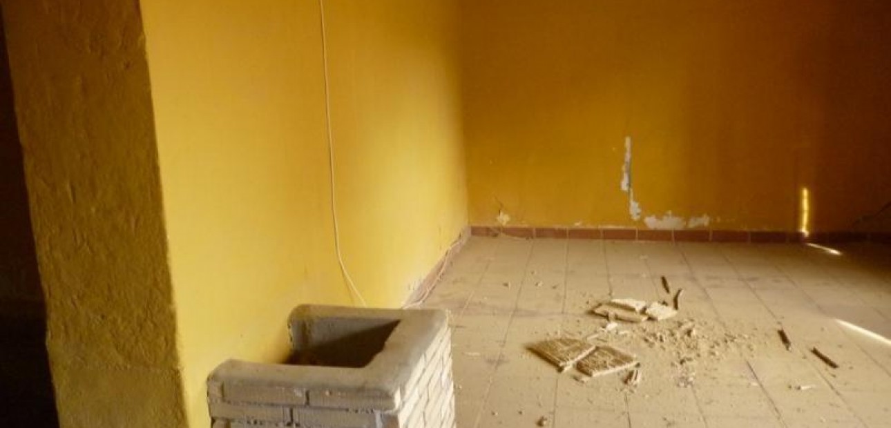 Herverkoop - Country House -
Orihuela - Desamparados-Hurchillo-Torremendo