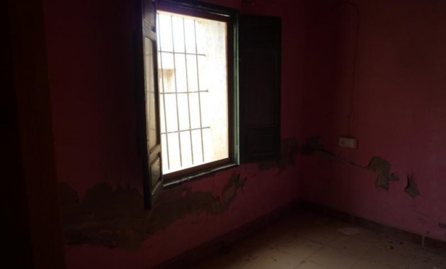 Herverkoop - Country House -
Orihuela - Desamparados-Hurchillo-Torremendo