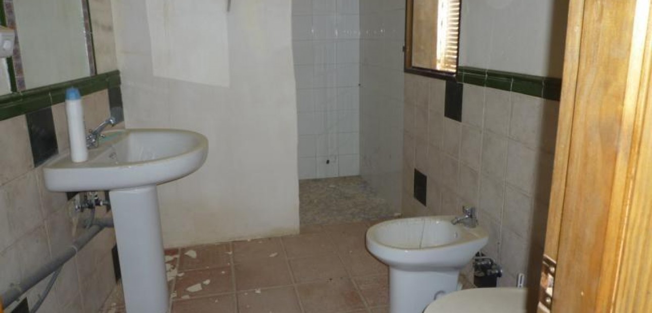 Herverkoop - Country House -
Orihuela - Desamparados-Hurchillo-Torremendo