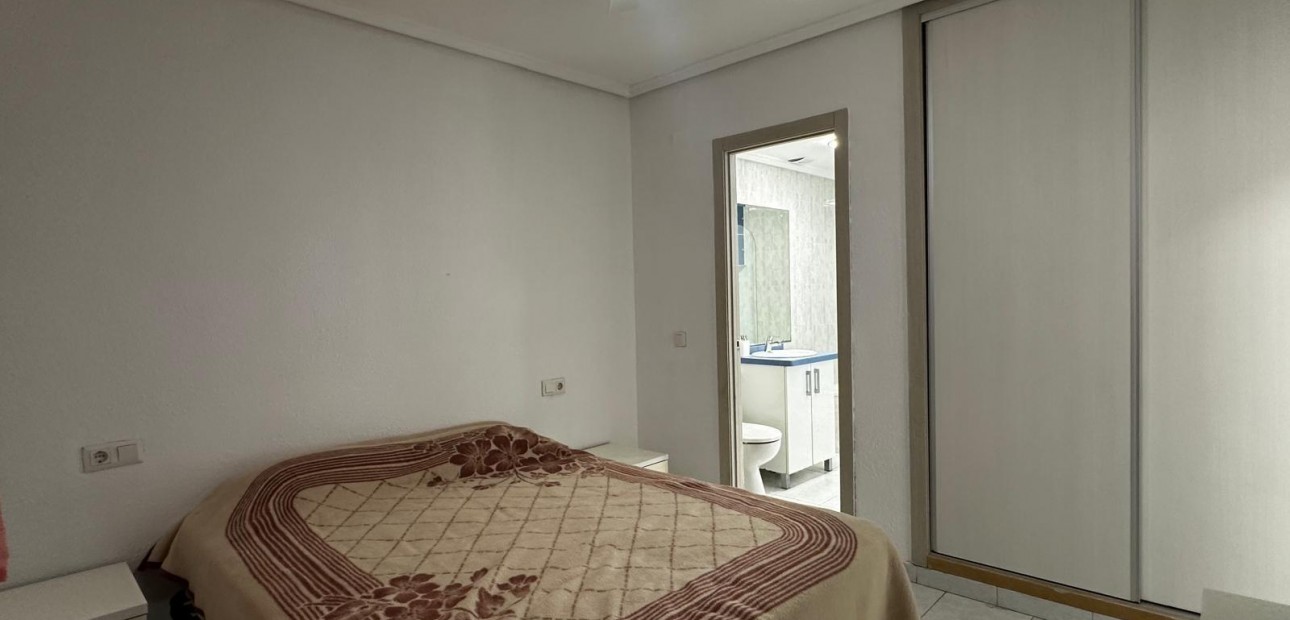 Herverkoop - Appartement / flat -
Torrevieja - torrevieja