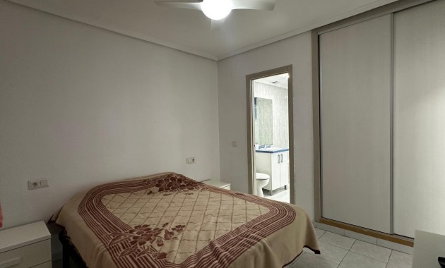 Herverkoop - Appartement / flat -
Torrevieja - torrevieja