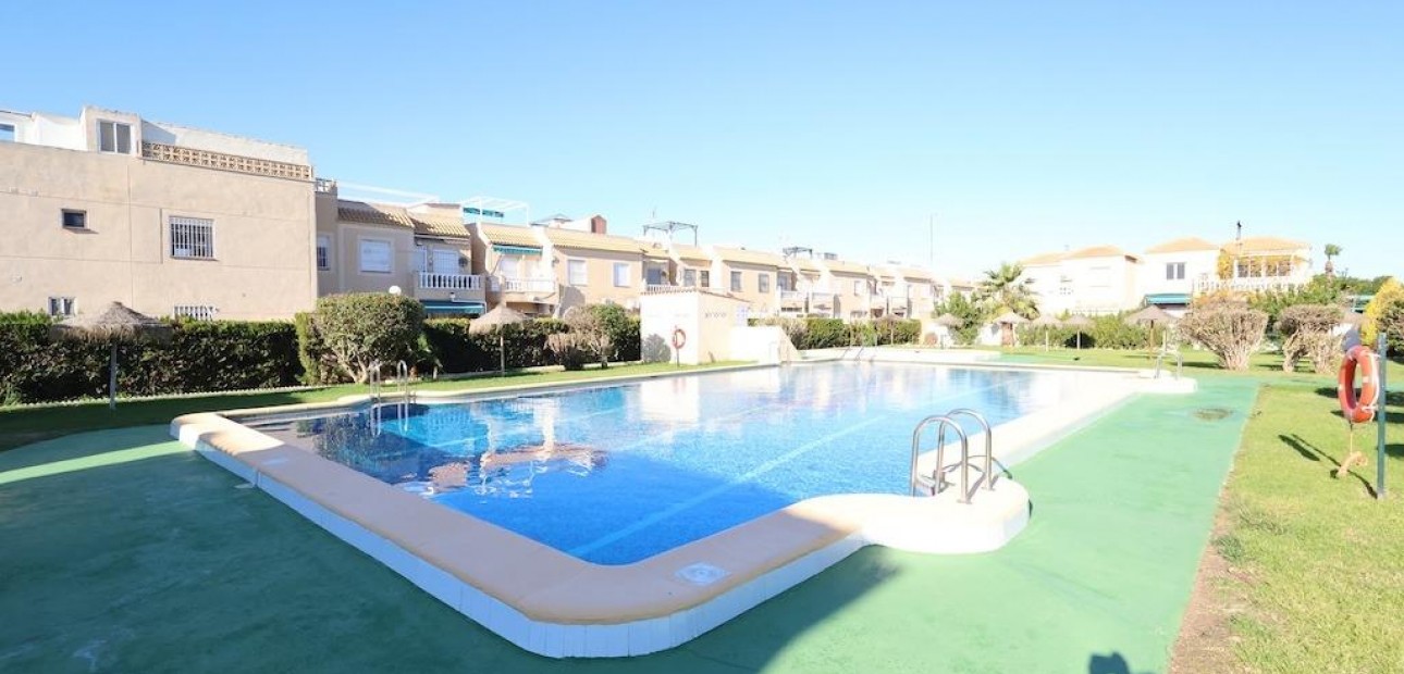 Herverkoop - Bungalow -
Torrevieja - Paraje natural