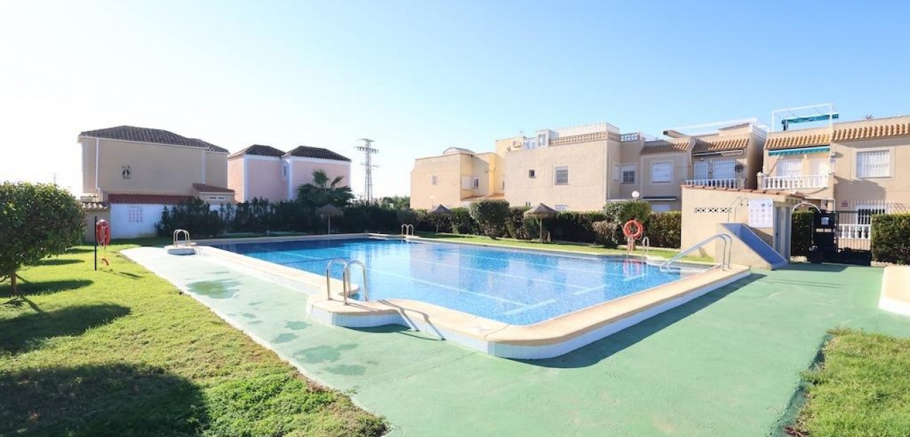 Herverkoop - Bungalow -
Torrevieja - Paraje natural