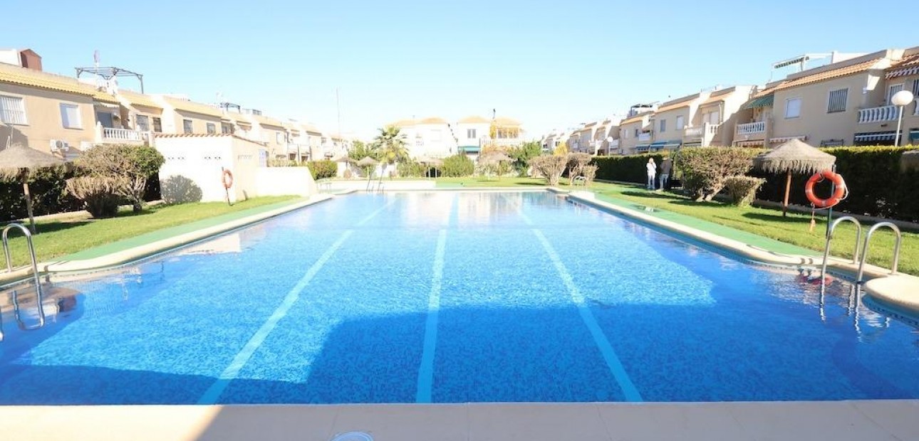 Herverkoop - Bungalow -
Torrevieja - Paraje natural