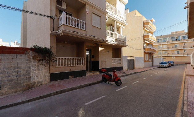 Herverkoop - Appartement / flat -
Torrevieja - La Mata pueblo