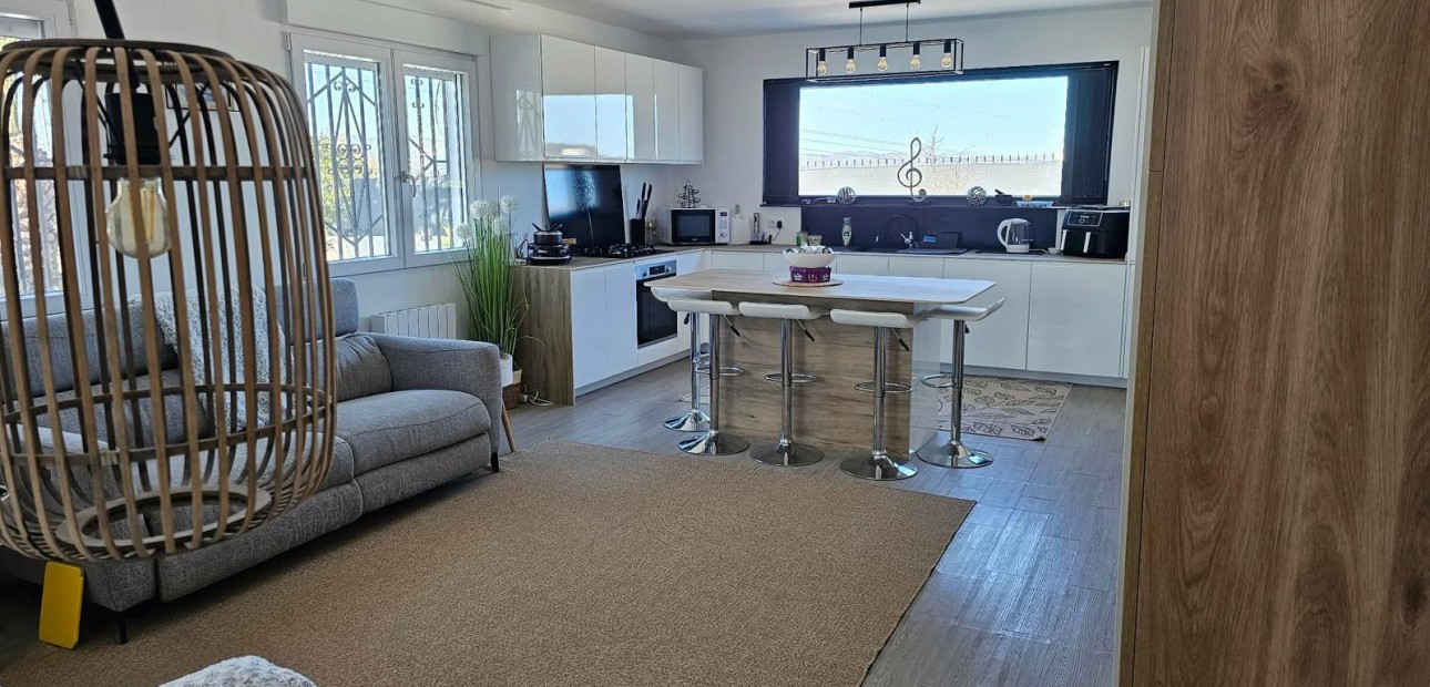 Herverkoop - Detached Villa -
La Marina