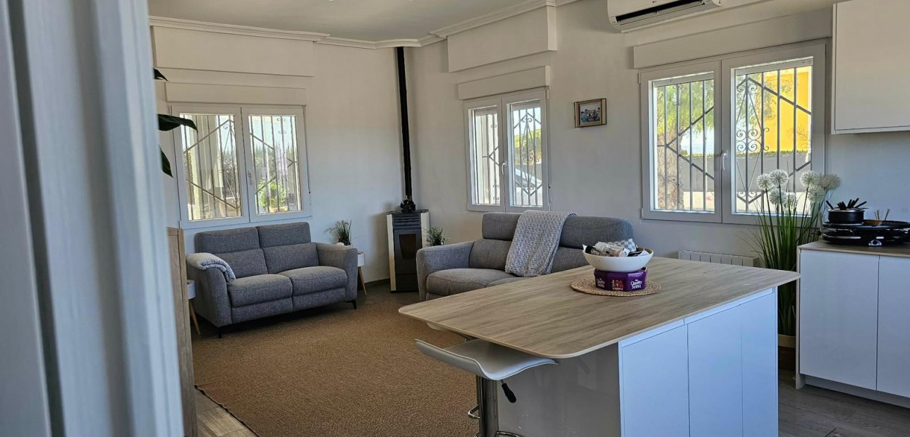 Herverkoop - Detached Villa -
La Marina