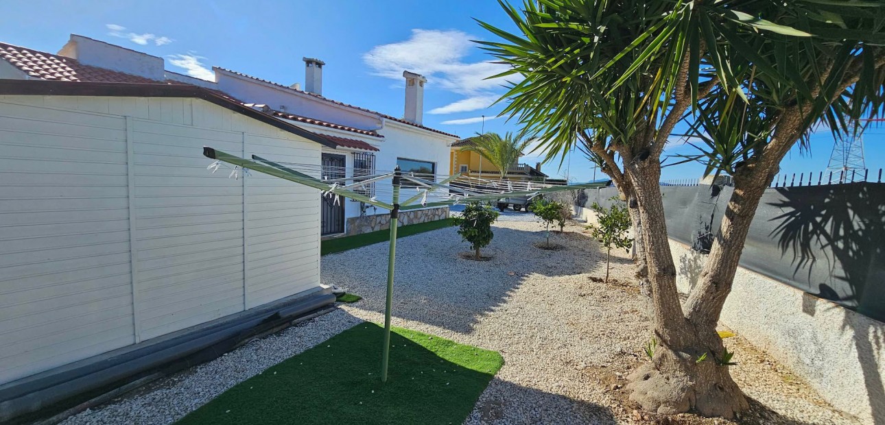 Herverkoop - Detached Villa -
La Marina