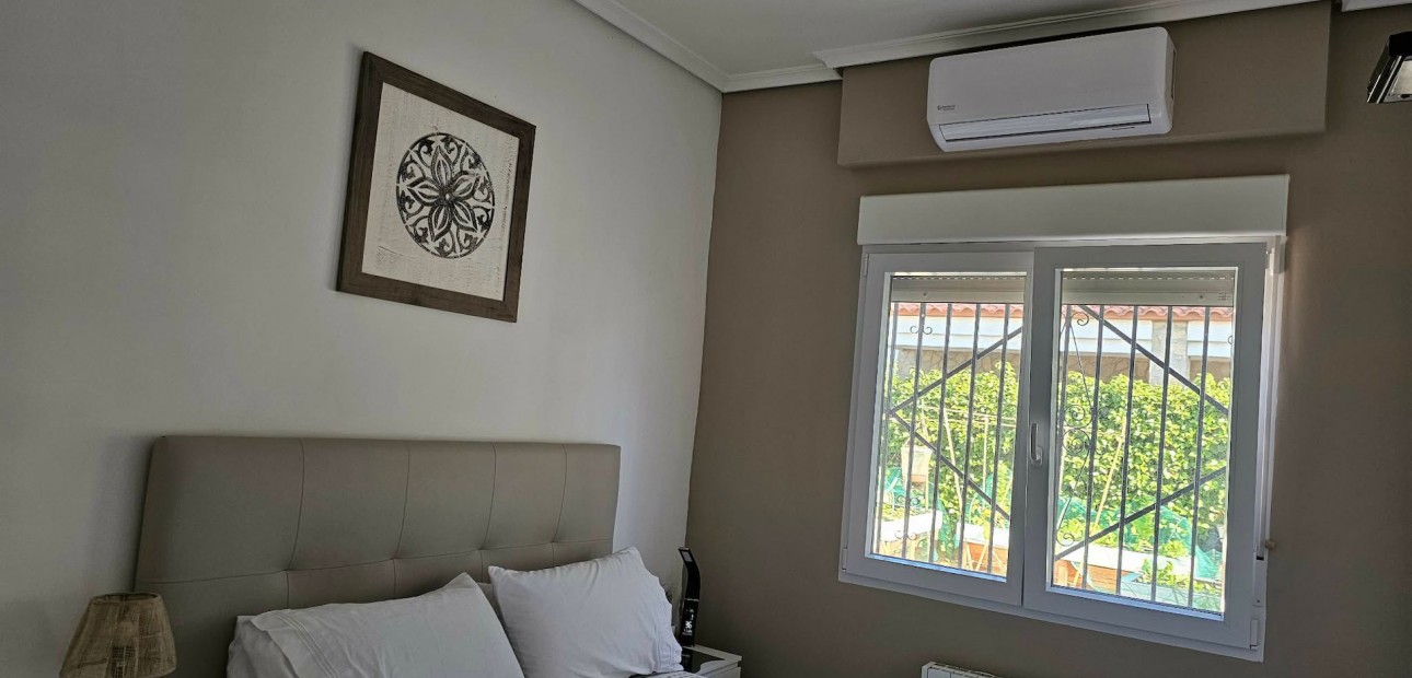 Herverkoop - Detached Villa -
La Marina