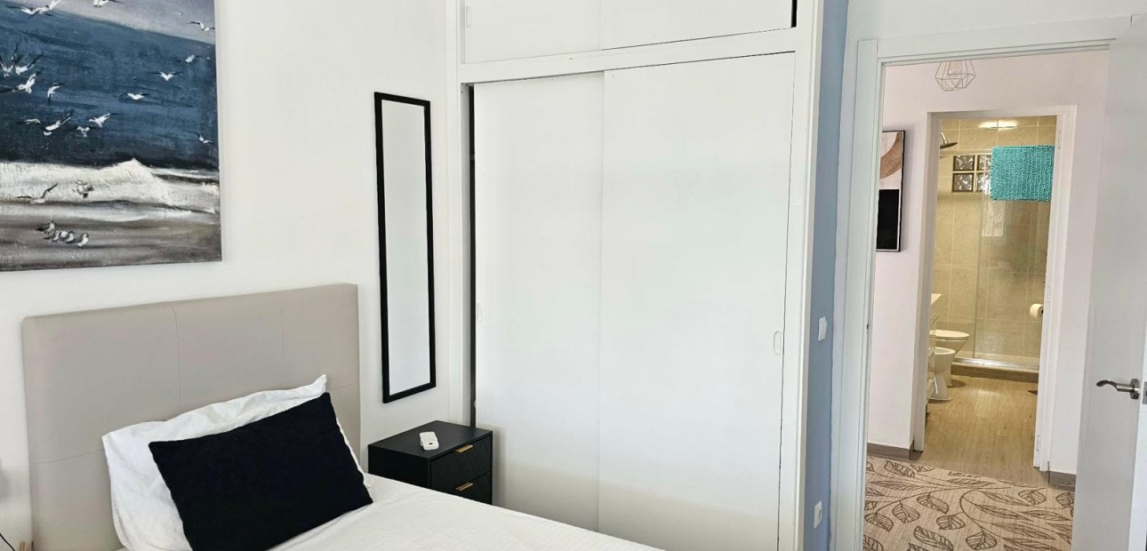 Herverkoop - Detached Villa -
La Marina