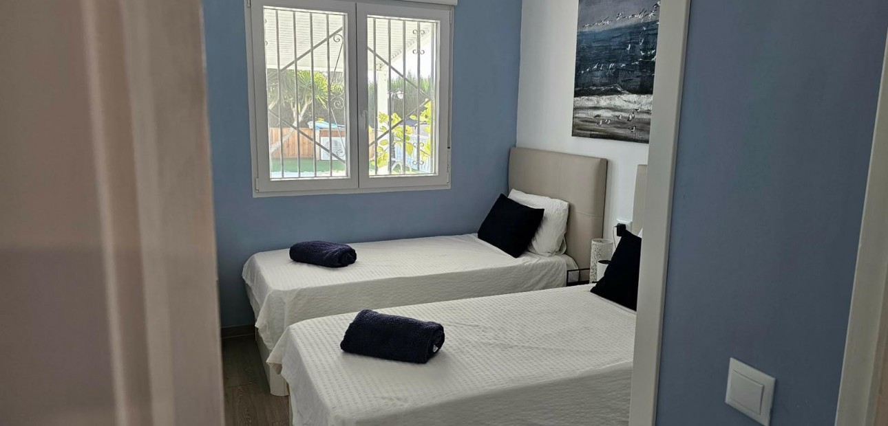 Herverkoop - Detached Villa -
La Marina