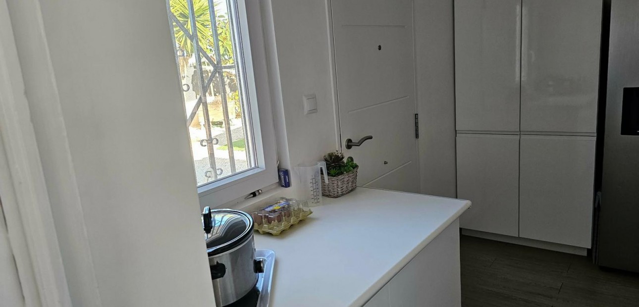 Herverkoop - Detached Villa -
La Marina