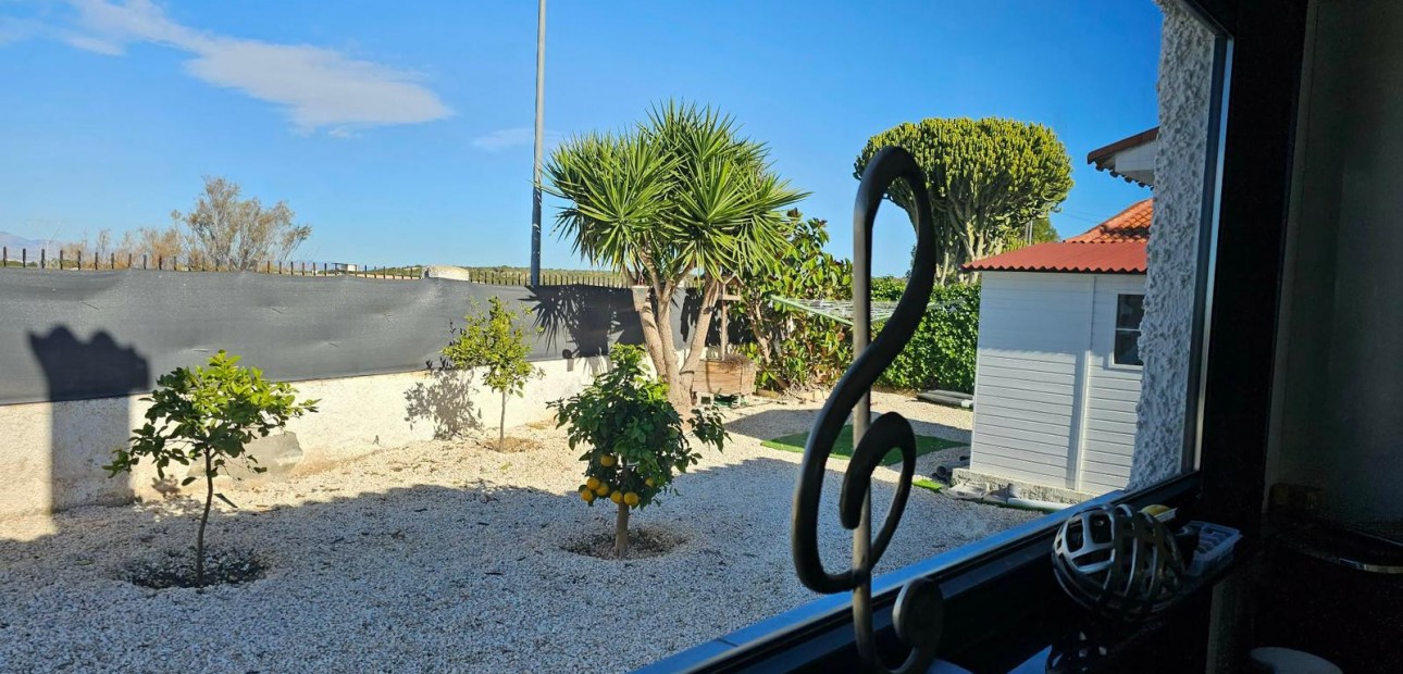 Herverkoop - Detached Villa -
La Marina