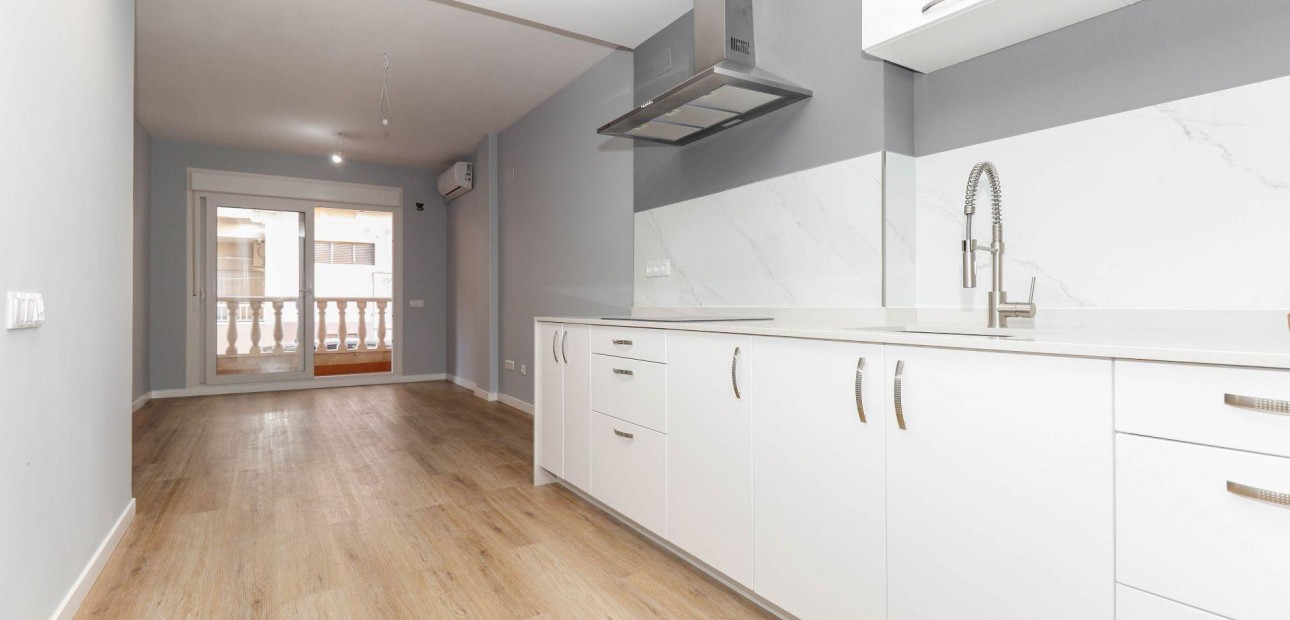 Sale - Apartment / flat -
Torrevieja - La Mata pueblo