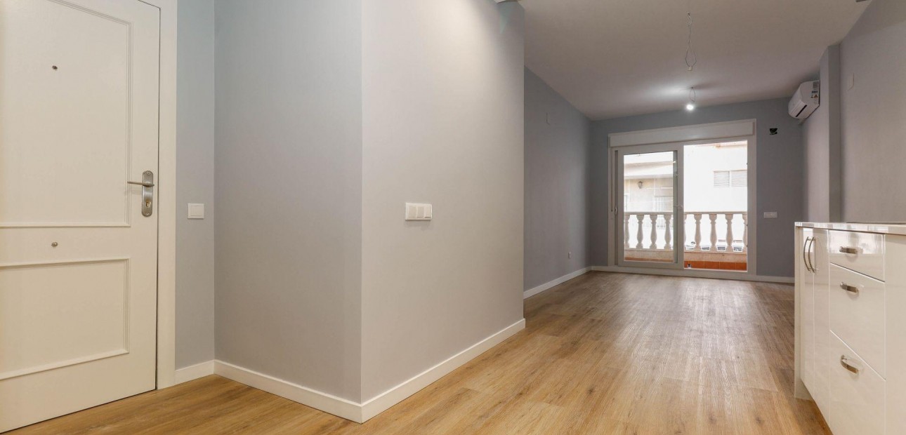 Sale - Apartment / flat -
Torrevieja - La Mata pueblo