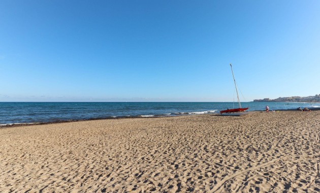 Sale - Apartment / flat -
Torrevieja - La Mata pueblo