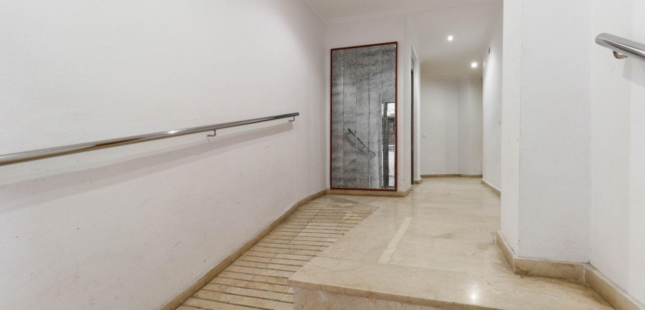 Sale - Apartment / flat -
Torrevieja - La Mata pueblo