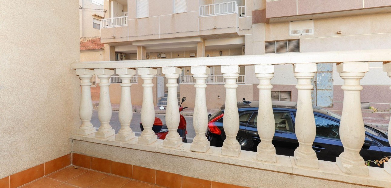 Sale - Apartment / flat -
Torrevieja - La Mata pueblo