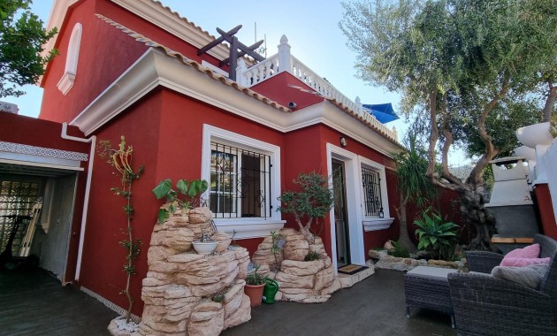 Sale - Terraced house -
Orihuela Costa - Villamartin