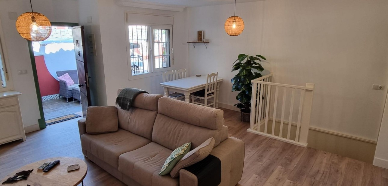 Sale - Terraced house -
Orihuela Costa - Villamartin