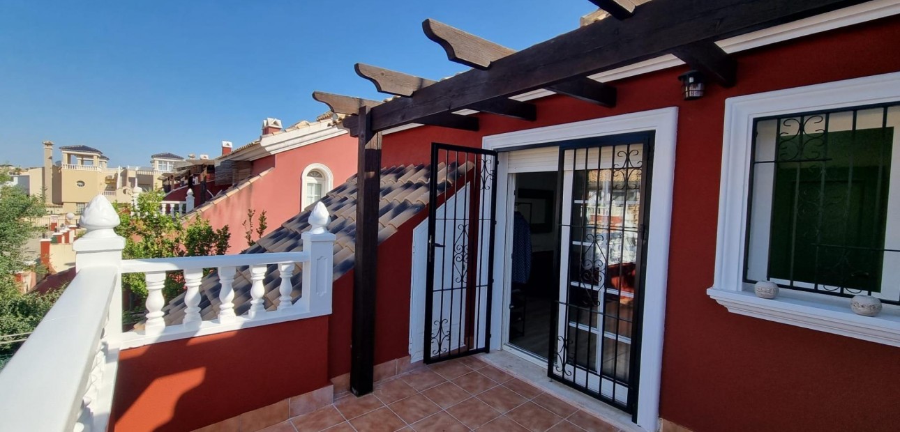 Sale - Terraced house -
Orihuela Costa - Villamartin