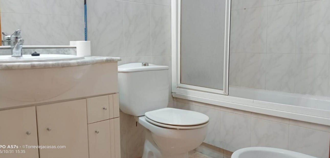 Sale - Apartment / flat -
Torrevieja - La Mata pueblo