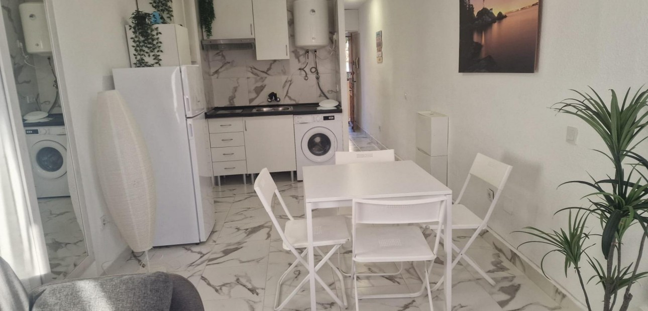 Sale - Apartment / flat -
Torrevieja - Cabo cervera