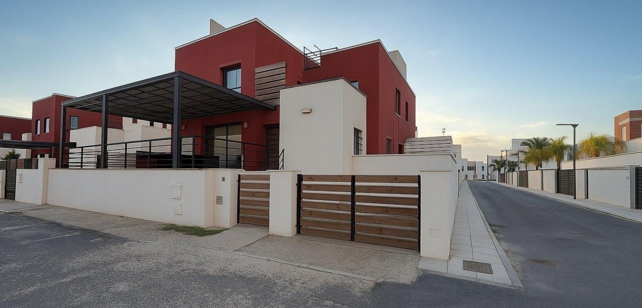 Venta - Terraced house -
Algorfa - Comunidad valenciana