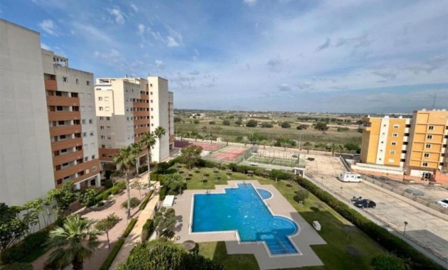 Venta - Apartamento / piso -
Guardamar del Segura - PUERTO