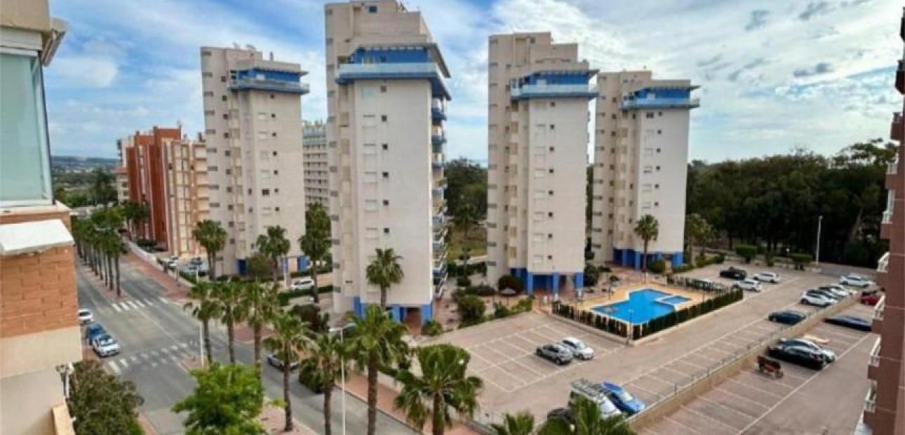 Venta - Apartamento / piso -
Guardamar del Segura - PUERTO