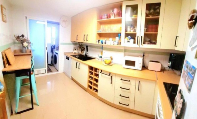 Venta - Apartamento / piso -
Guardamar del Segura - PUERTO