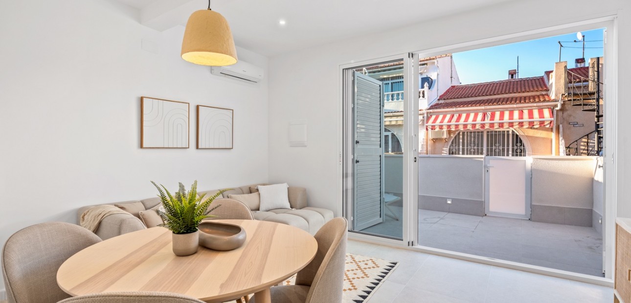 Sale - Townhouse -
Torrevieja - El Chaparral