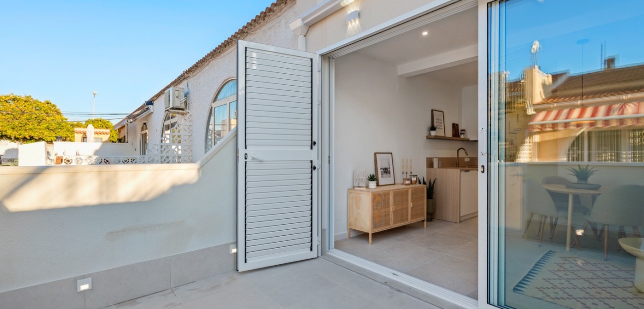 Sale - Townhouse -
Torrevieja - El Chaparral