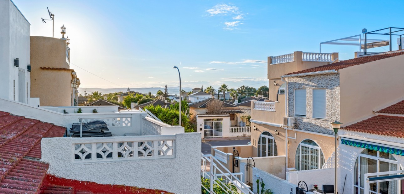 Sale - Townhouse -
Torrevieja - El Chaparral