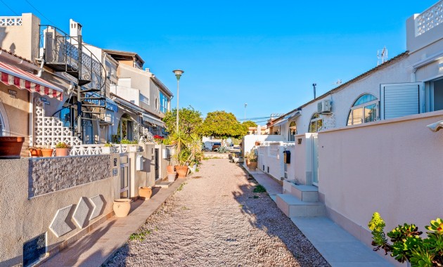 Sale - Townhouse -
Torrevieja - El Chaparral