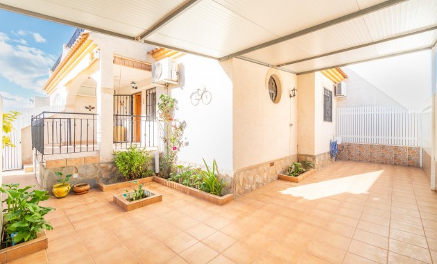 Venta - Villa -
Orihuela Costa - Playa Flamenca
