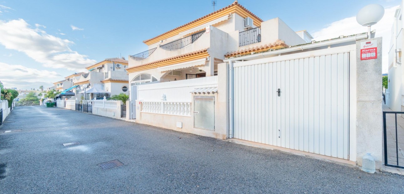 Venta - Villa -
Orihuela Costa - Playa Flamenca