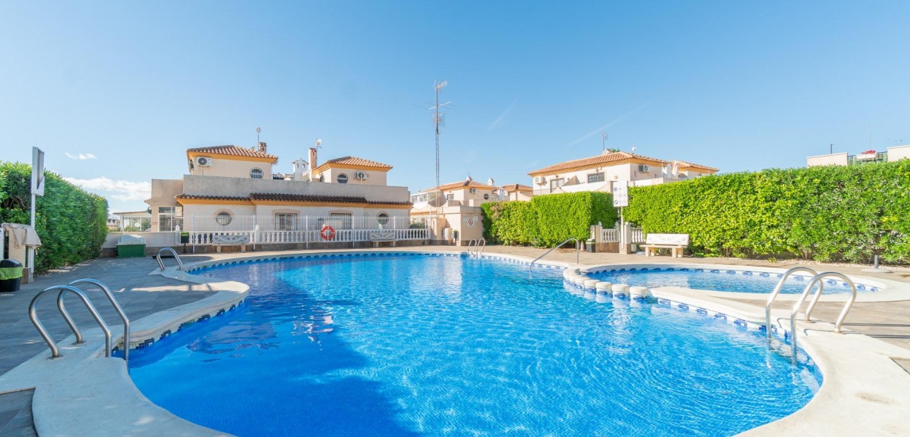Venta - Villa -
Orihuela Costa - Playa Flamenca