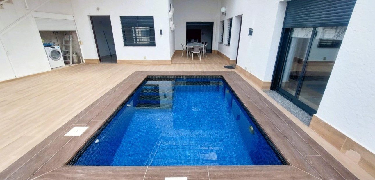 Venta - Villa -
Pilar de la Horadada - Torre de la Horadada