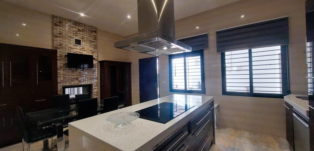 Venta - Villa -
Pilar de la Horadada - Torre de la Horadada