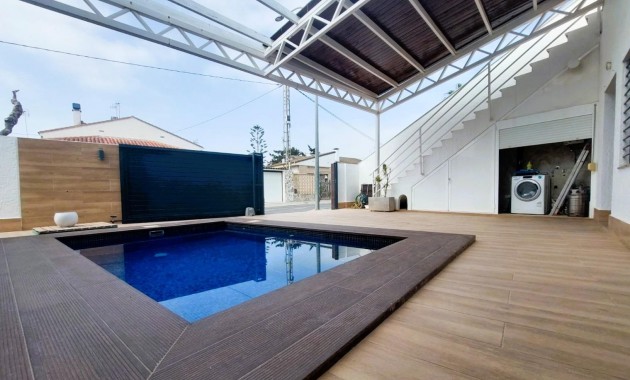 Venta - Villa -
Pilar de la Horadada - Torre de la Horadada