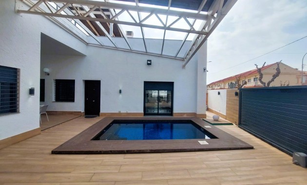 Venta - Villa -
Pilar de la Horadada - Torre de la Horadada