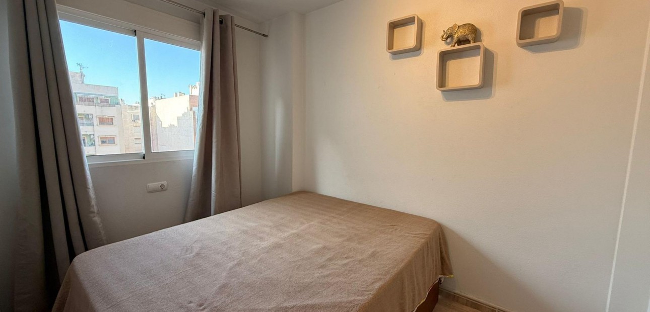 Venta - Apartamento / piso -
Torrevieja - La Mata pueblo