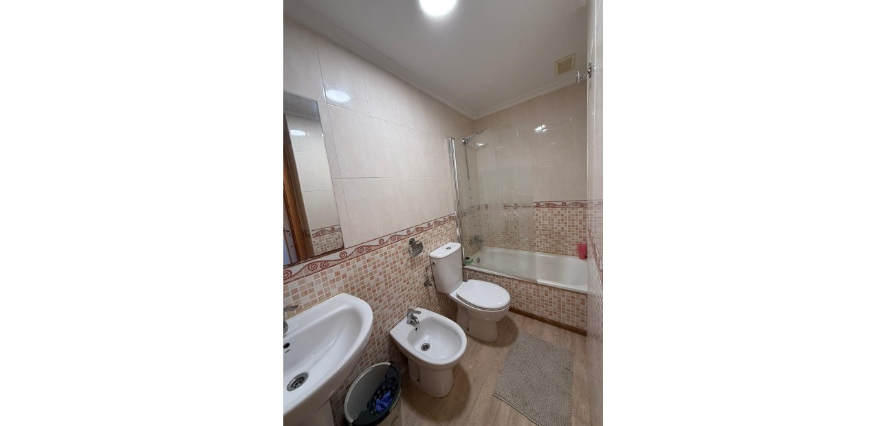 Venta - Apartamento / piso -
Torrevieja - La Mata pueblo