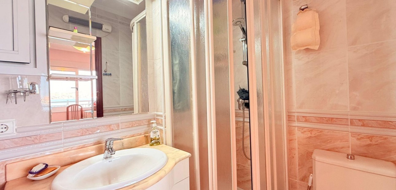 Venta - Apartamento / piso -
Benidorm - Poniente