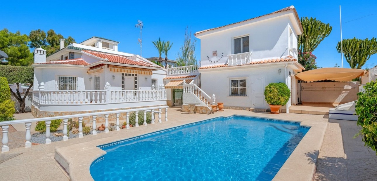 Venta - Villa -
Rojales - Centro de la Ciudad Quesada