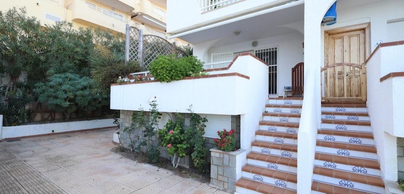Venta - Bungalow -
Orihuela Costa - Campoamor