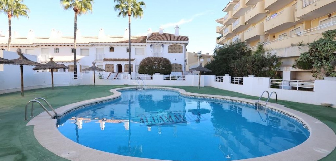 Venta - Bungalow -
Orihuela Costa - Campoamor